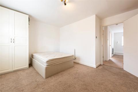 2 bedroom flat to rent, Ashdown Walk, London