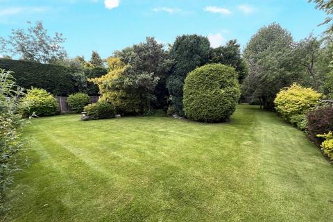 3 bedroom detached bungalow for sale, Berry Hedge Lane, Burton-on-Trent