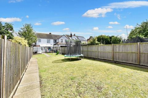 3 bedroom semi-detached house for sale, Hythe Road, Ashford TN24