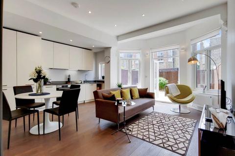 10 Denehurst Gardens, London, W3 9QY