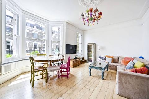 4 bedroom flat to rent, Fulham Road, Parsons Green, London, SW6