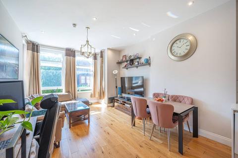 2 bedroom flat for sale, Greencroft Gardens, South Hampstead, London, NW6