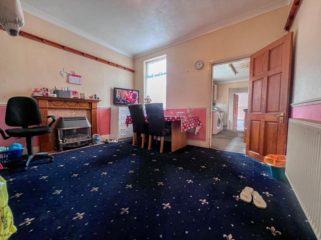 Sitting/Dining Room