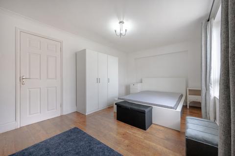 3 bedroom maisonette for sale, Rogers Road, London