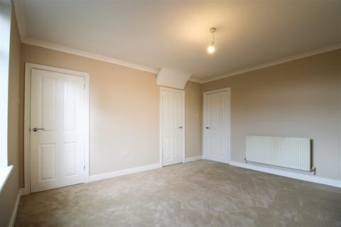 3 bedroom semi-detached house to rent, Cobnall Road, Bromsgrove B61