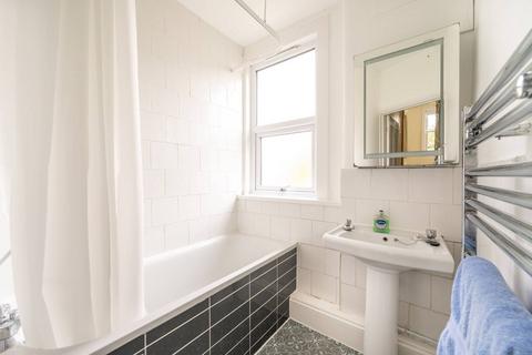 4 bedroom terraced house to rent, Belgrade Road, Stoke Newington, London, N16