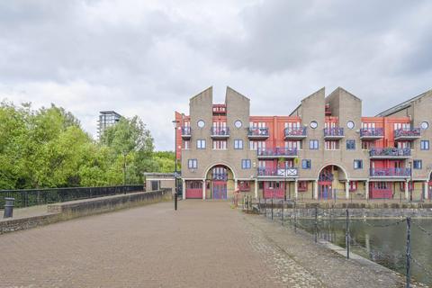 1 bedroom flat to rent, Maynards Quay, Wapping, London, E1W