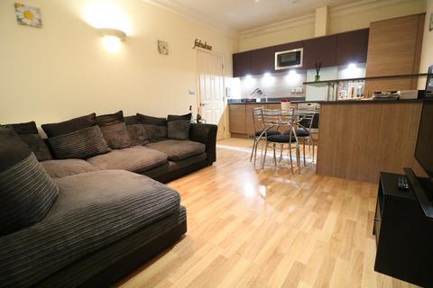 1 bedroom apartment to rent, High Street
