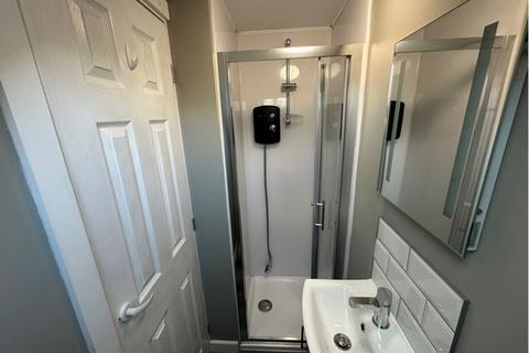 1 bedroom in a house share to rent, Exwick Road, Exeter EX4