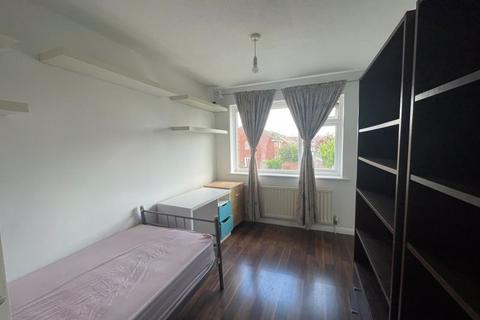 2 bedroom maisonette to rent, Melbourne Road, Southampton