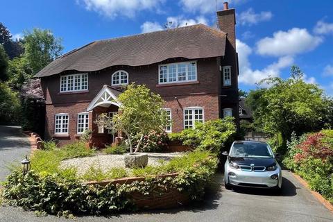 4 bedroom detached house for sale, Kings Crescent, Colwyn Bay