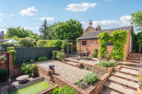 5 Milton Fields, Chalfont St Giles, HP8 4ER