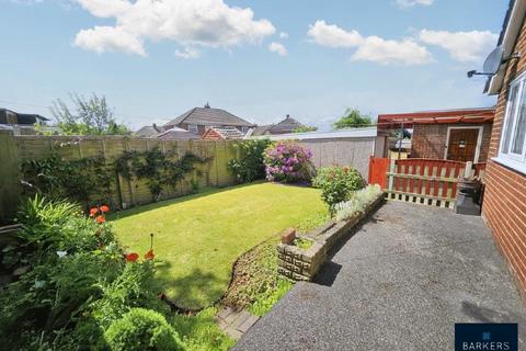 2 bedroom detached bungalow for sale, Douglas Avenue, Soothill, Batley