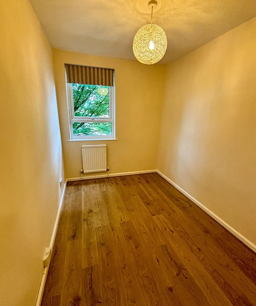 Second Bedroom (1)-2