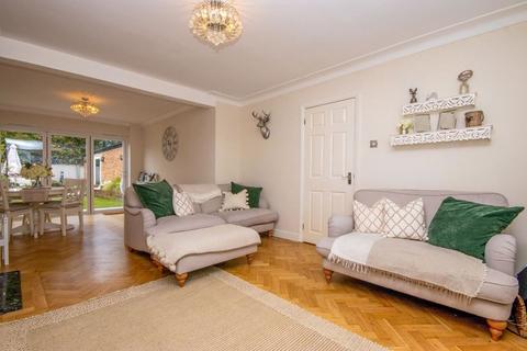 3 bedroom semi-detached house for sale, Chelmer Drive, Brentwood CM13