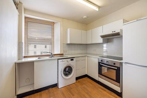 2 bedroom flat for sale, 14 Market Place, Lauder