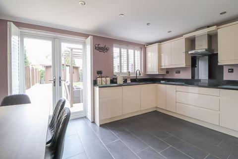 45 Elmdon Road, South Ockendon, RM15 5BF