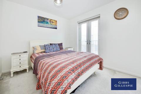3 bedroom townhouse to rent, Coxwell Boulevard, London, NW9