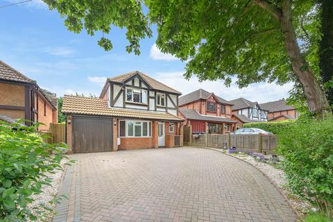 155 Rickman Hill, Coulsdon, CR5 3DU