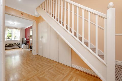 155 Rickman Hill, Coulsdon, CR5 3DU