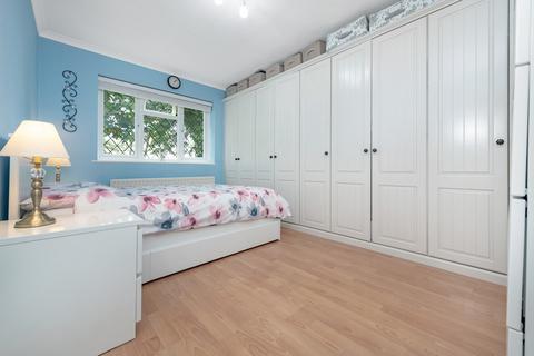 155 Rickman Hill, Coulsdon, CR5 3DU