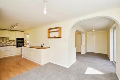 3 bedroom bungalow to rent, Watergate Road, Newport