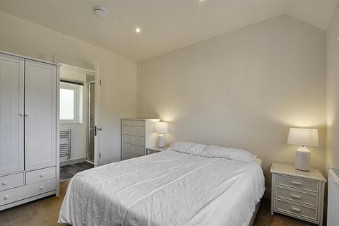 1 bedroom apartment to rent, Beech Avenue, Brentford TW8