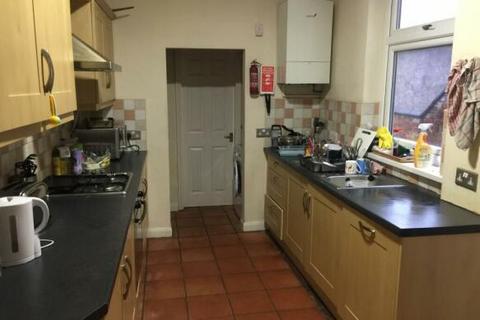 5 bedroom terraced house to rent, Hartopp Road, Leicester, LE2