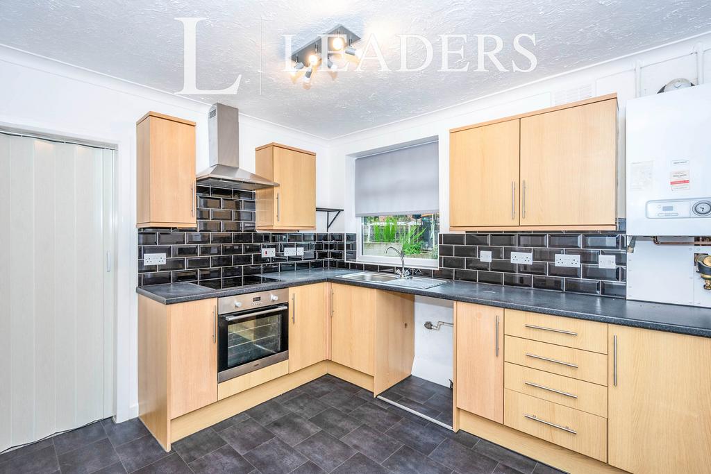 Edna Road, Leigh, Wigan, WN7 3 bed semidetached house £900 pcm (£208 pw)