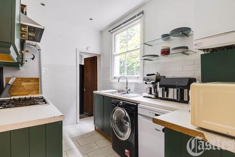 3 bedroom terraced house for sale, Globe Road, London