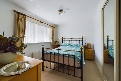 2 Tehidy Close, Camborne, TR14 0HL