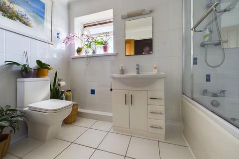2 Tehidy Close, Camborne, TR14 0HL