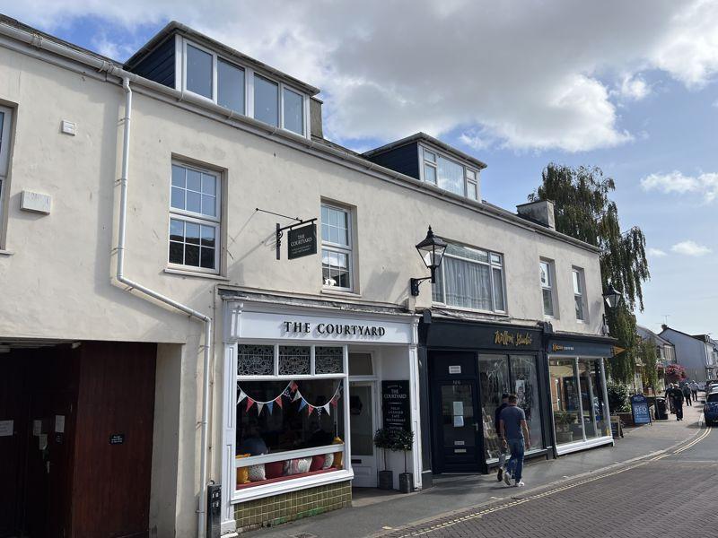 High Street, Sidmouth 3 bed apartment to rent £900 pcm (£208 pw)