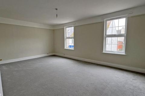 3 bedroom apartment to rent, High Street, Sidmouth