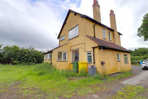 2 bedroom detached house for sale, Straight Mile, Wolverhampton WV10