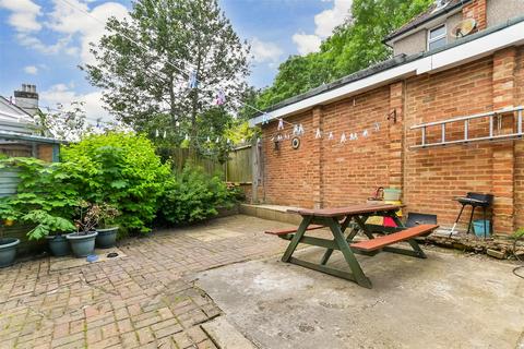 185 Cobham Road, Fetcham, Leatherhead, KT22 9RU