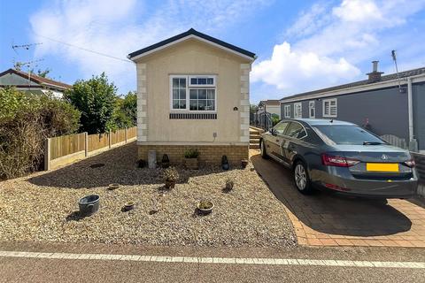 2 bedroom park home for sale, Lower Dunton Road, Brentwood, Essex