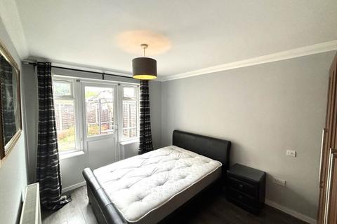 1 bedroom flat to rent, Trefgarne Road, Dagenham, Essex