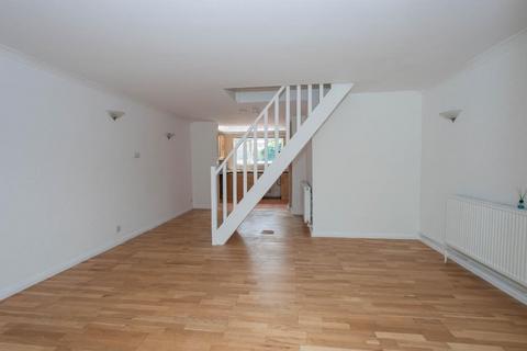 4 bedroom terraced house for sale, Contessa Close, Farnborough Village, Orpington, Kent, BR6 7ER