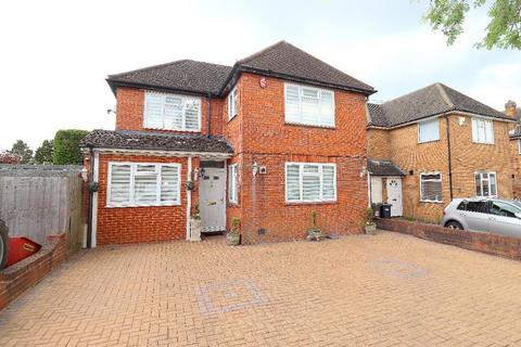 4 bedroom detached house for sale, Marston Gardens, Old Bedford Area, Luton, Bedfordshire, LU2 7DU