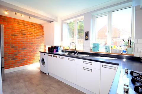 2 bedroom terraced house for sale, Broxley Mead, Hockwell Ring, Luton, Bedfordshire, LU4 9HP