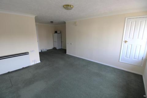 1 bedroom retirement property for sale, Auriol Drive, Uxbridge UB10