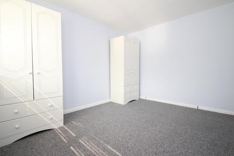 1 bedroom flat to rent, Wayland Approach, Leeds, UK, LS16