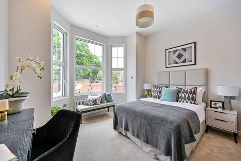 3 bedroom flat for sale, 26 Inglis Road, Ealing Common W5