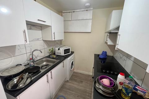1 bedroom flat to rent, 43 Landguard Road, Southampton SO15