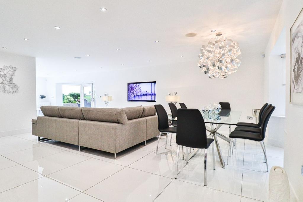 Lounge/Dining,
