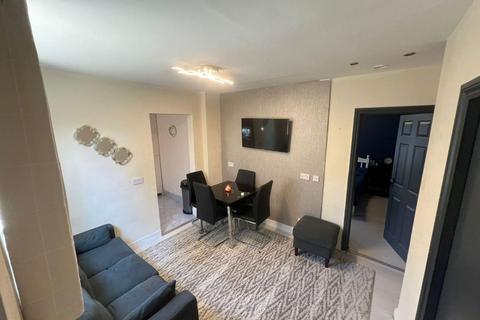 2 bedroom flat to rent, Purbrock Avenue, Watford, WD25