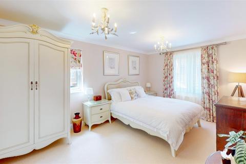 4 bedroom semi-detached house for sale, Evergreen Way, Mildenhall