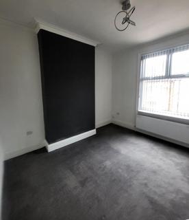 3 bedroom flat to rent, John Williamson Street, South Shields