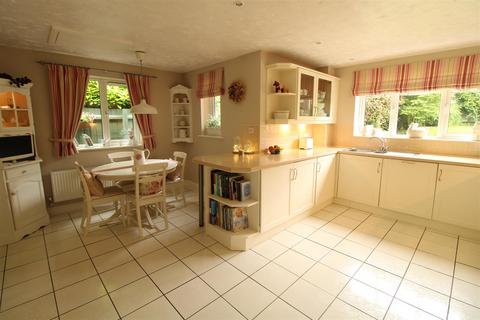 15 Acre Close, Daventry, NN11 0PF